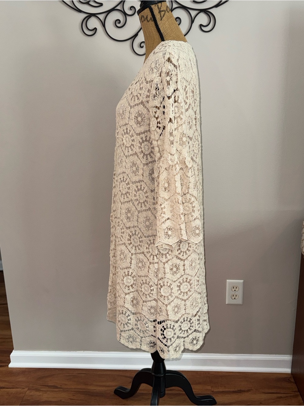 Karen Kane New Natural Beige Crochet V-neck Ruffle bell sleeve BOHO dress sz XL - Picture 6 of 12